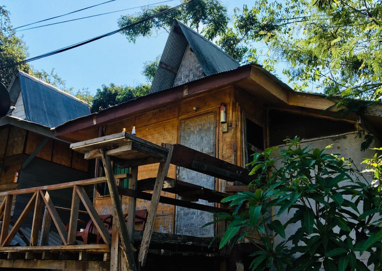 פאי Golden Hut -Chill Bungalows In Town黄金泰式传统独栋小屋 מראה חיצוני תמונה